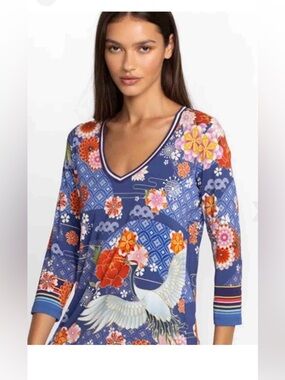 Johnny Was Crane Print V-Neck Top. Like new! Sz XL